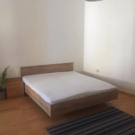 Mira 6 公寓